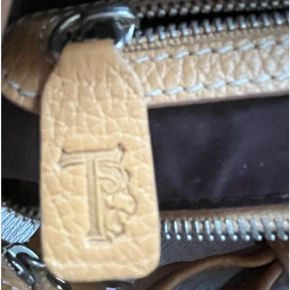 Tod’s Butterscotch Colored Pebbled Leather Hobo Bag. - Picture 13 of 16